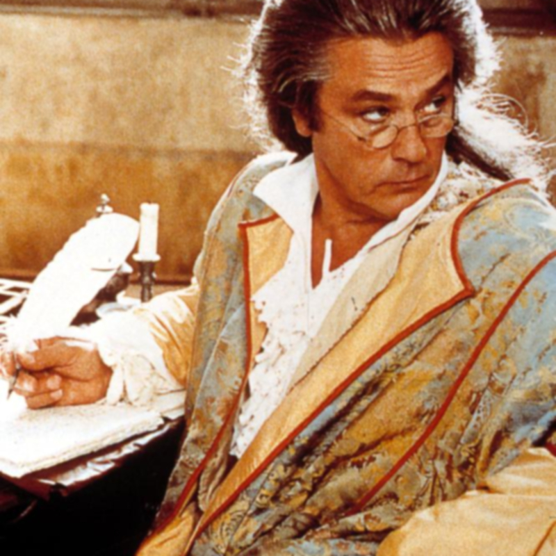 Alain Delon è un incredibile maturo Giacomo in Le Retour de Casanova (1992).