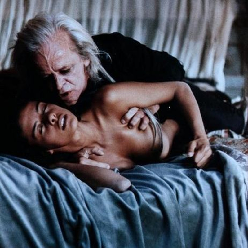 Nosferatu a Venezia - Nosferatu (Klaus Kinski) e Maria (Anne Knecht).