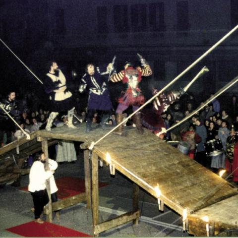 1989 - Il Ponte dei Pugni in Campo Santo Stefano con i Carri de I Antichi.